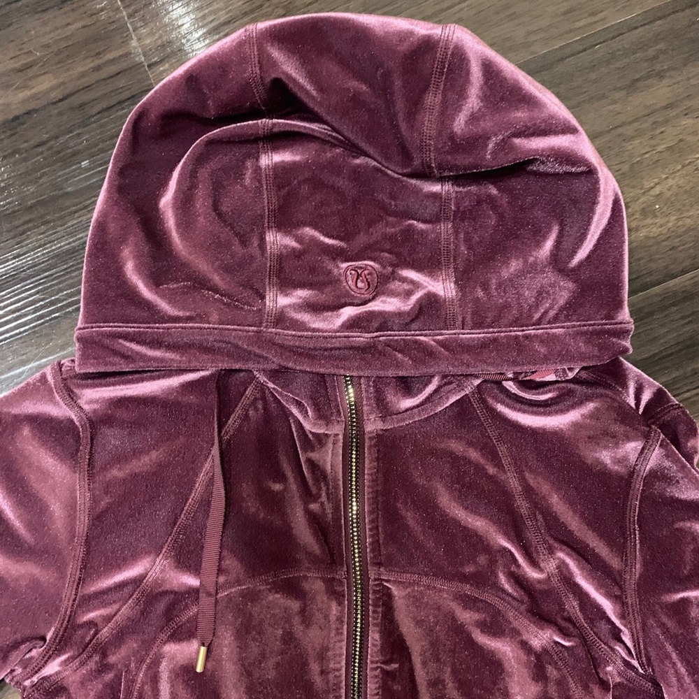 Lululemon mauve velour hoodie
